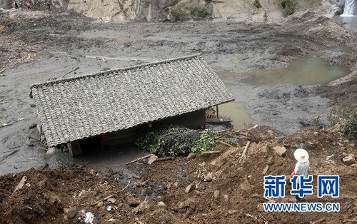 陕西暴雨灾害导致73人死亡121人失踪