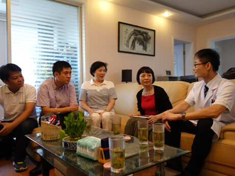 感恩教师,名医与慈善同行